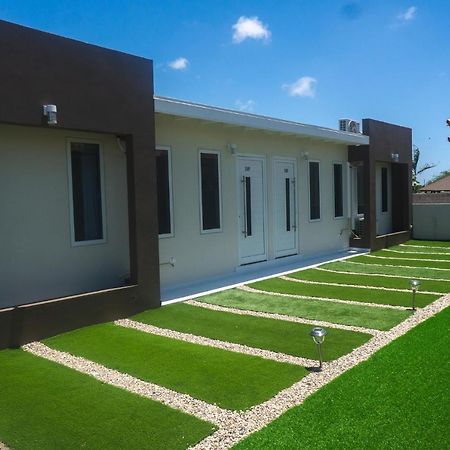 Appartement Pavia'S Centerpoint Oasis à Oranjestad Extérieur photo