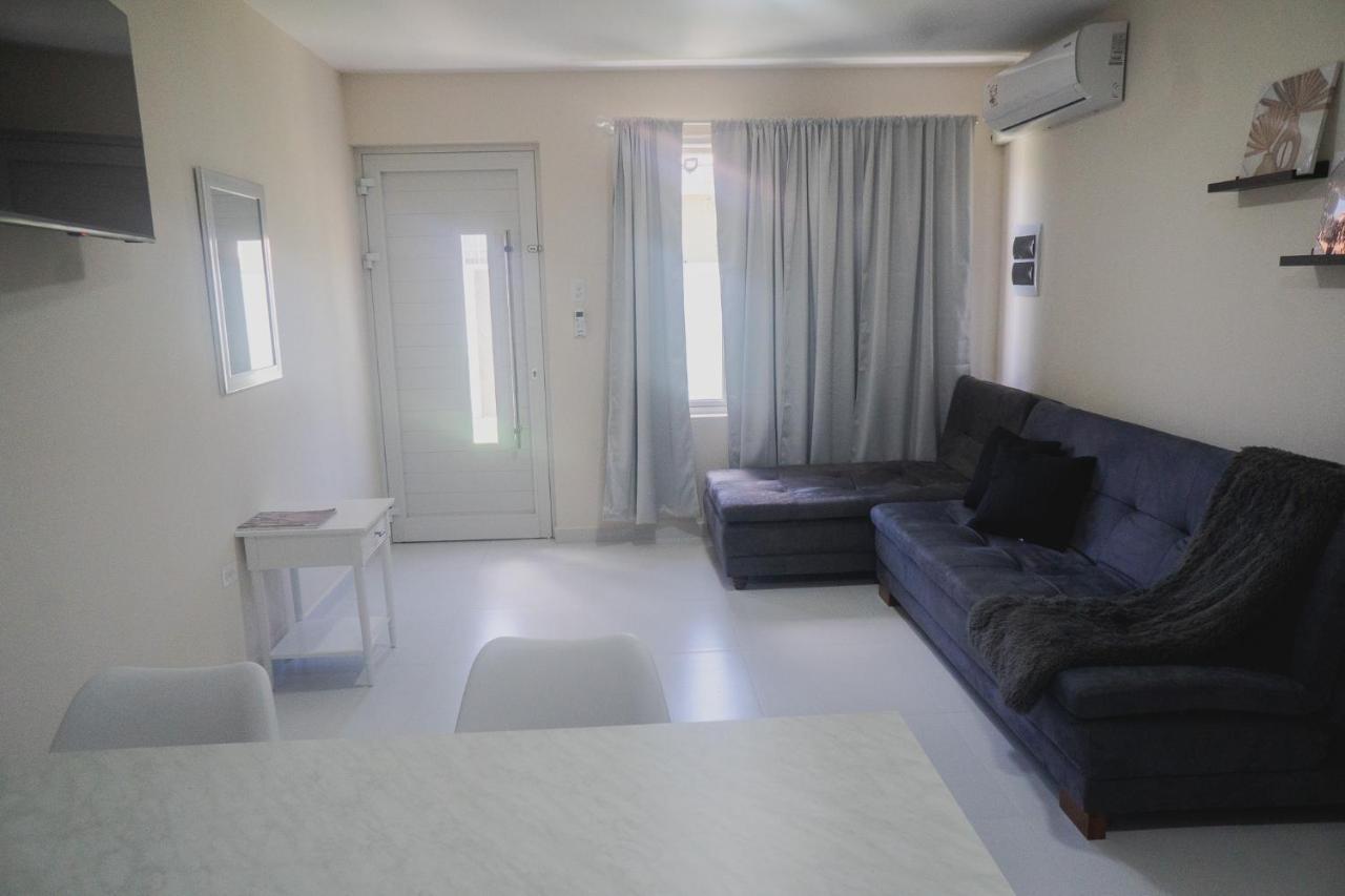 Appartement Pavia'S Centerpoint Oasis à Oranjestad Extérieur photo